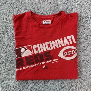 Retro Cincinnati Reds Majestic MLB Ring Spun T-Shirt. Medium. Majestic/MLB.